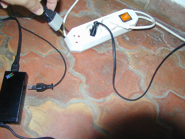 Figure 1. Plugging in en France.